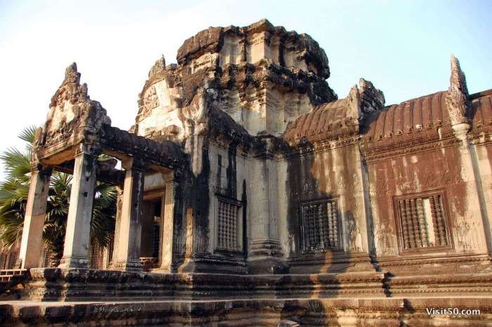 Angkor Wat entrance - Angkor Wat at Visit50.com